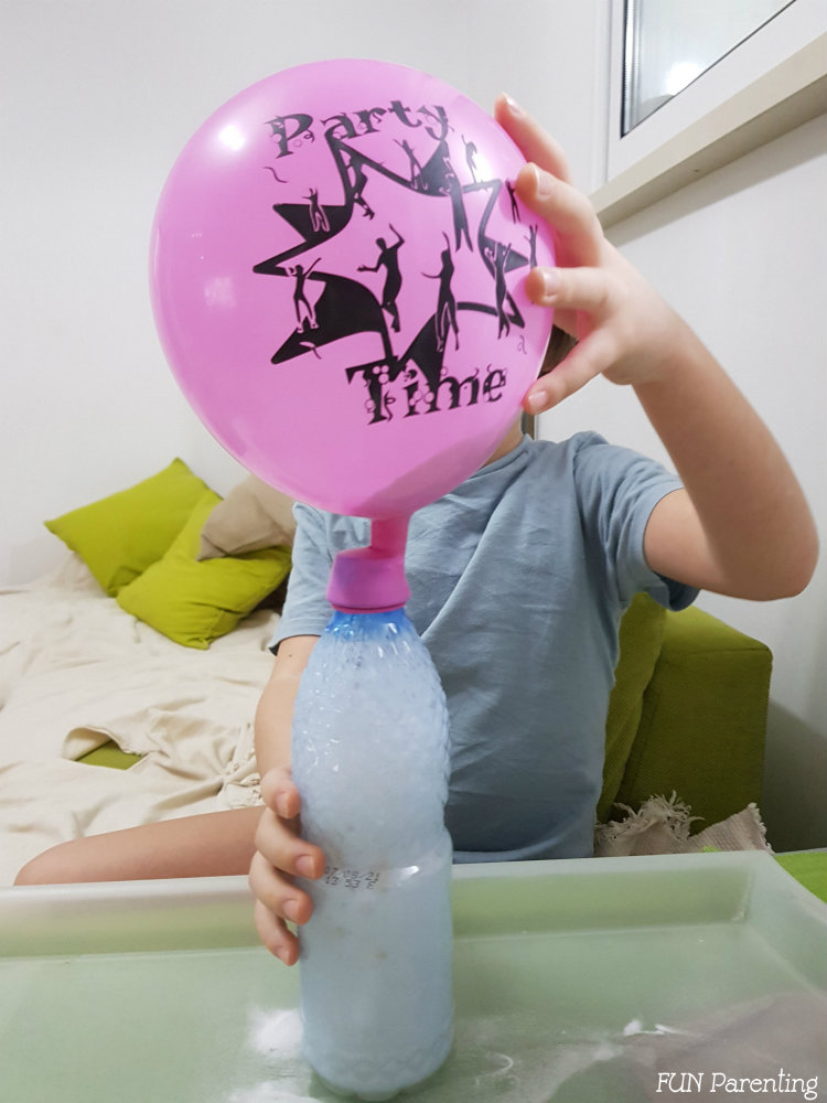 Experiment pentru copii cu baloane